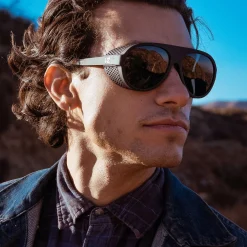 Esker<VonZipper Online