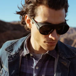 Esker<VonZipper Shop