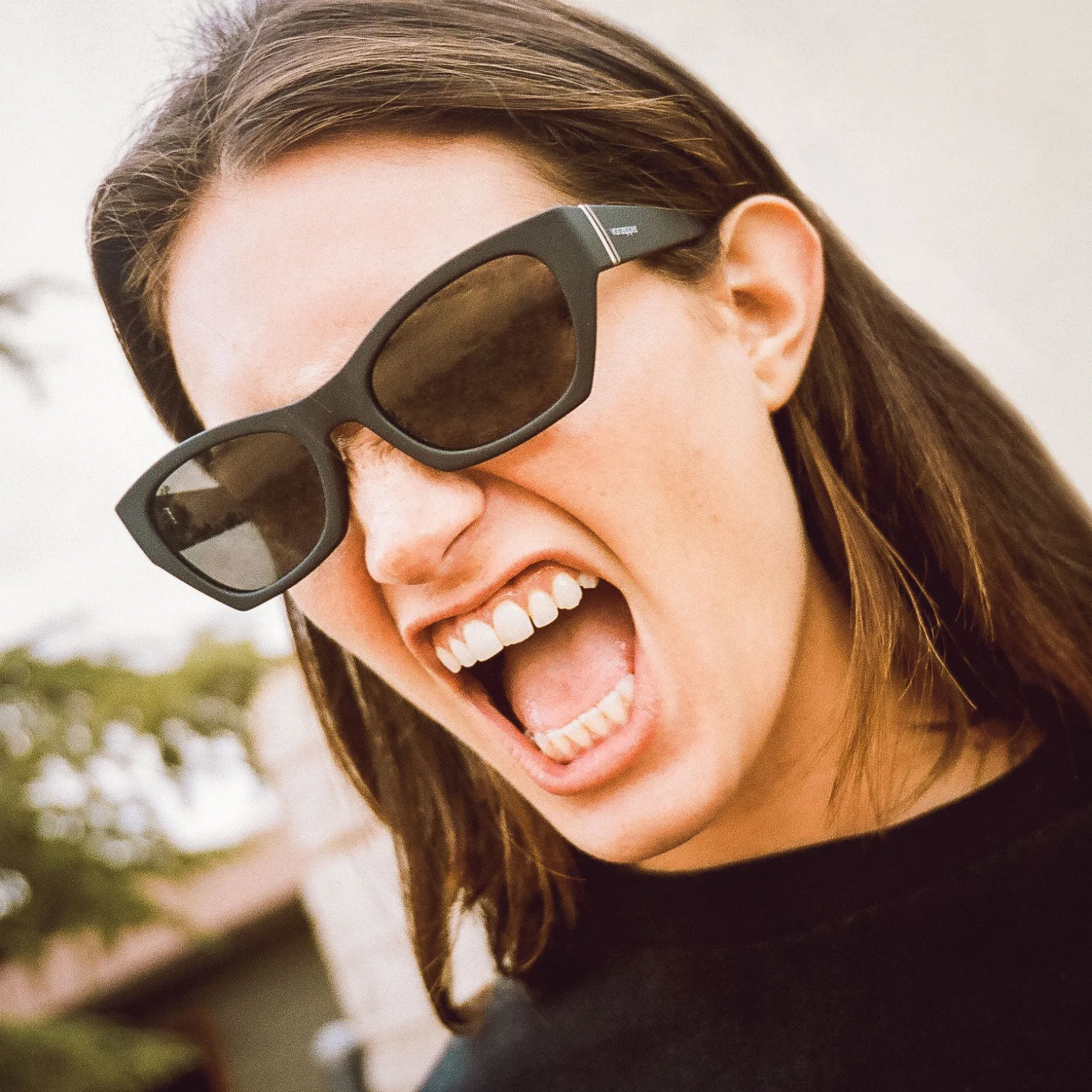 Stray<VonZipper Shop